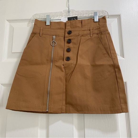 NWT Topshop Tan Ruffle Button Mini Skirt add 2 XS - Picture 2 of 6